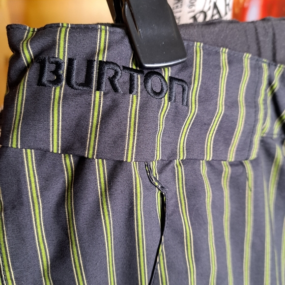 Burton, the white collection men's size medium - Picture 13 of 15